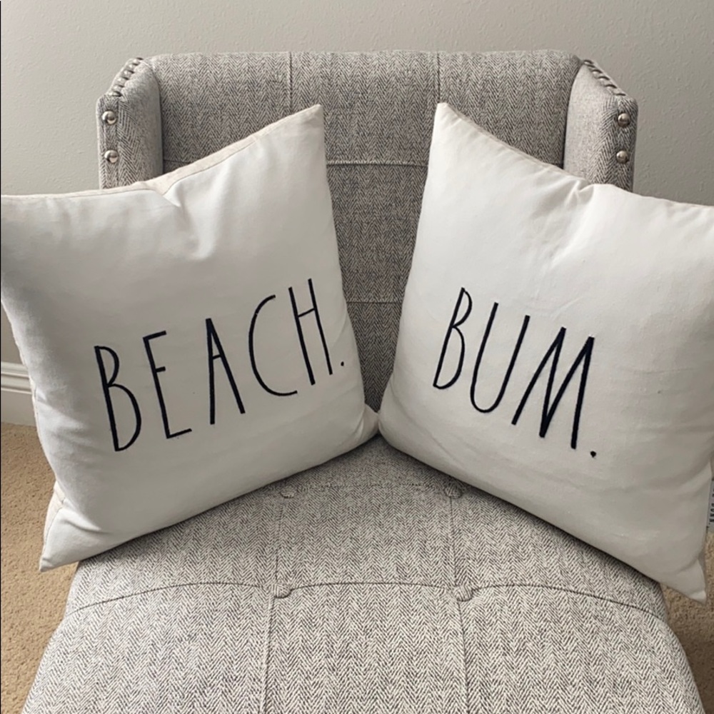 Rae Dunn Pillow Set